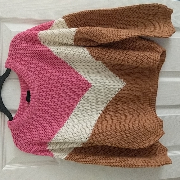 Lumiere chunky sweater in sz Medium - Picture 5 of 7